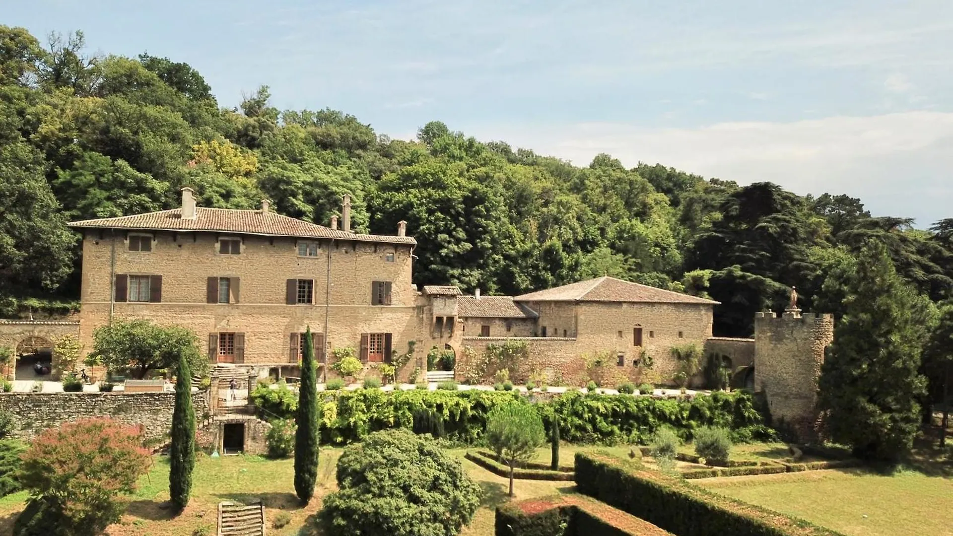 #Gn The Fontlozier Castle #Gn Villa Valence  Holiday home Valence (Drome)