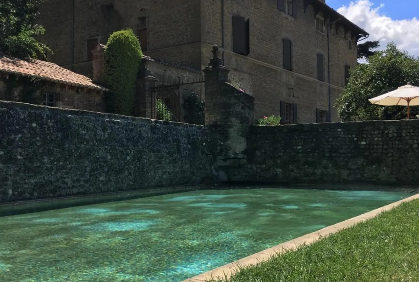 #Gn The Fontlozier Castle #Gn Villa Valence  France