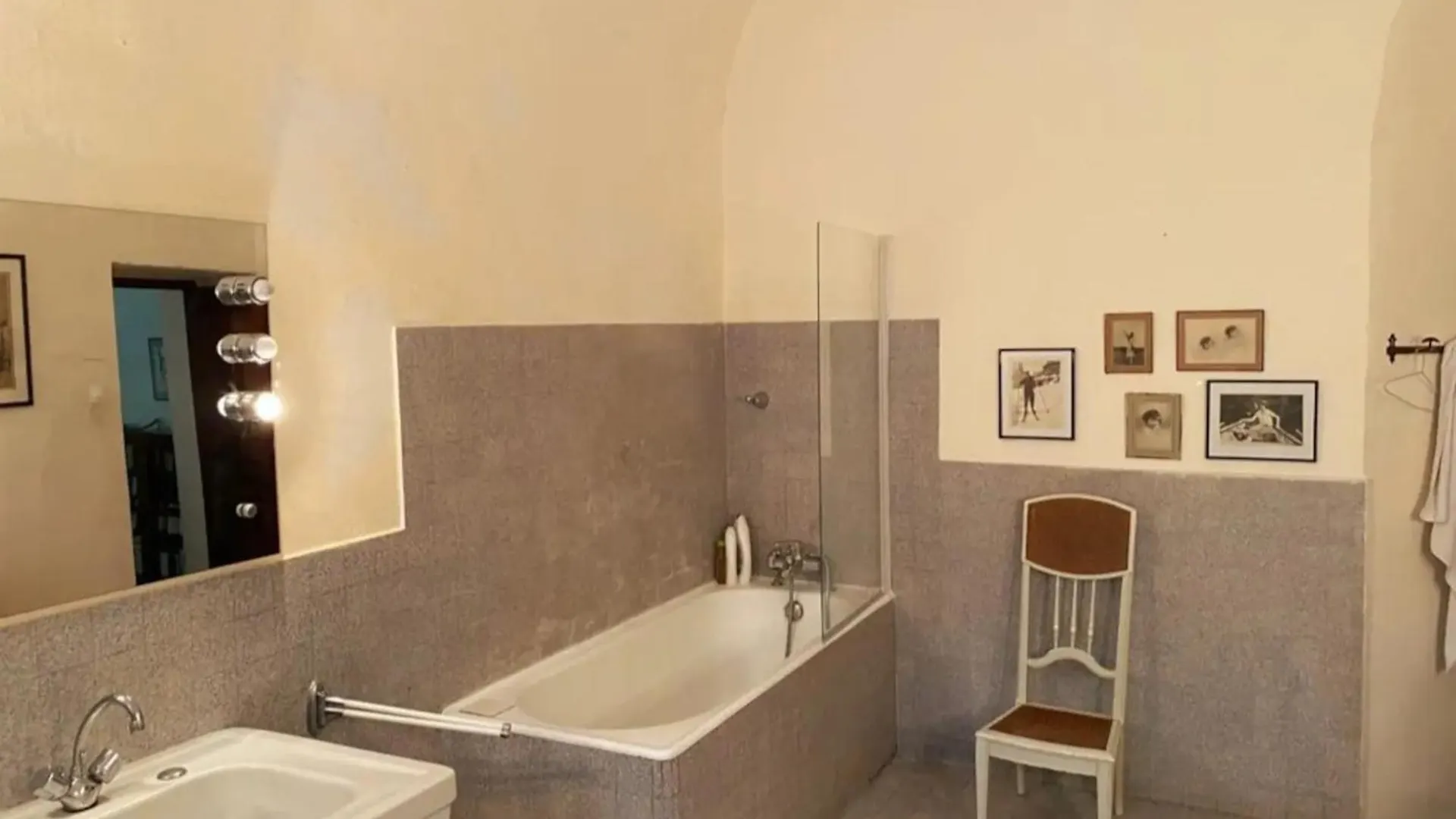 Holiday home #Gn The Fontlozier Castle #Gn Villa Valence