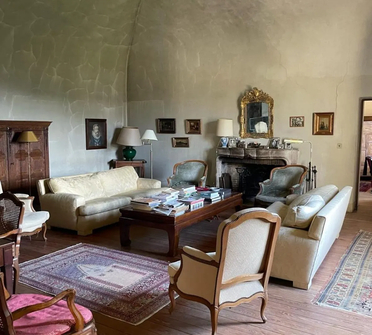 Vila #Gn The Fontlozier Castle #Gn Valence  0*, Valence (Drome)