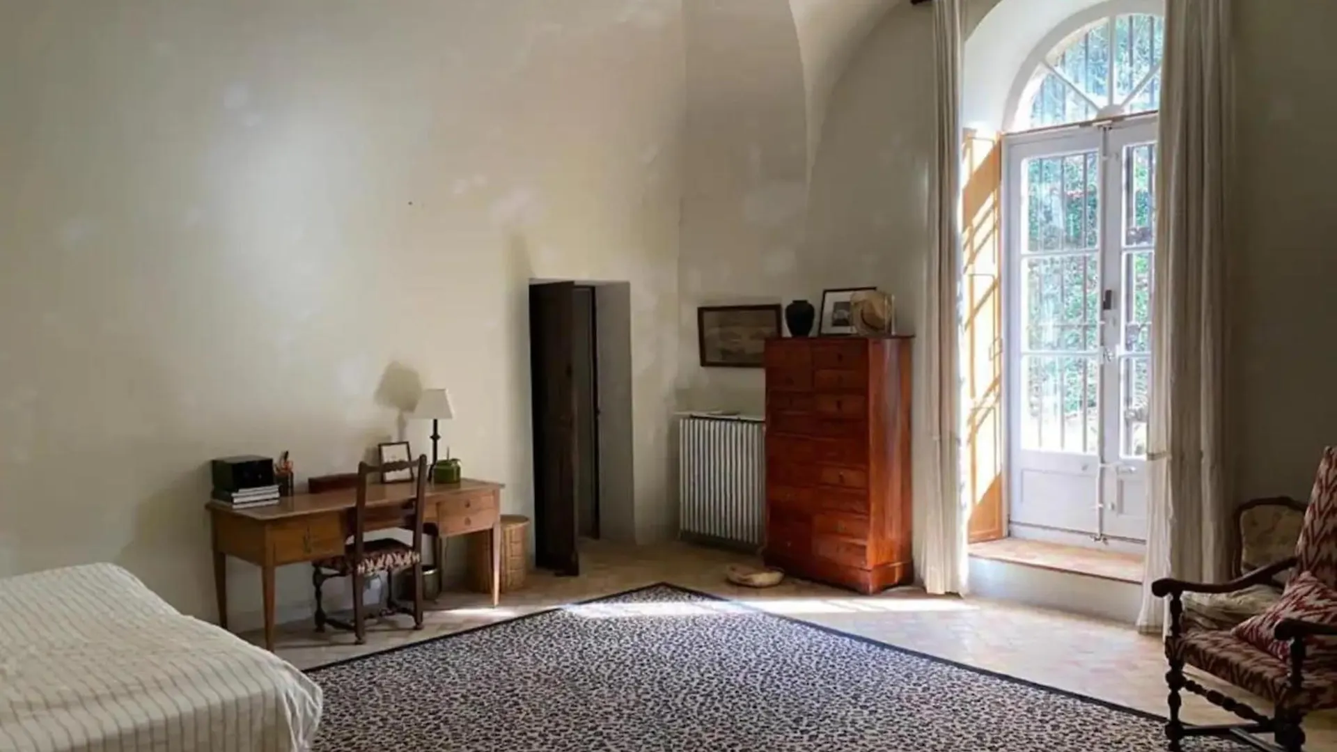Vila #Gn The Fontlozier Castle #Gn Valence  0*, Valence (Drome) Francie